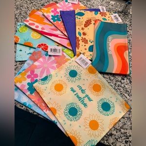 Lot of 10 Brand New Thrive cosmetic bags. Send offer for individual or bundle!